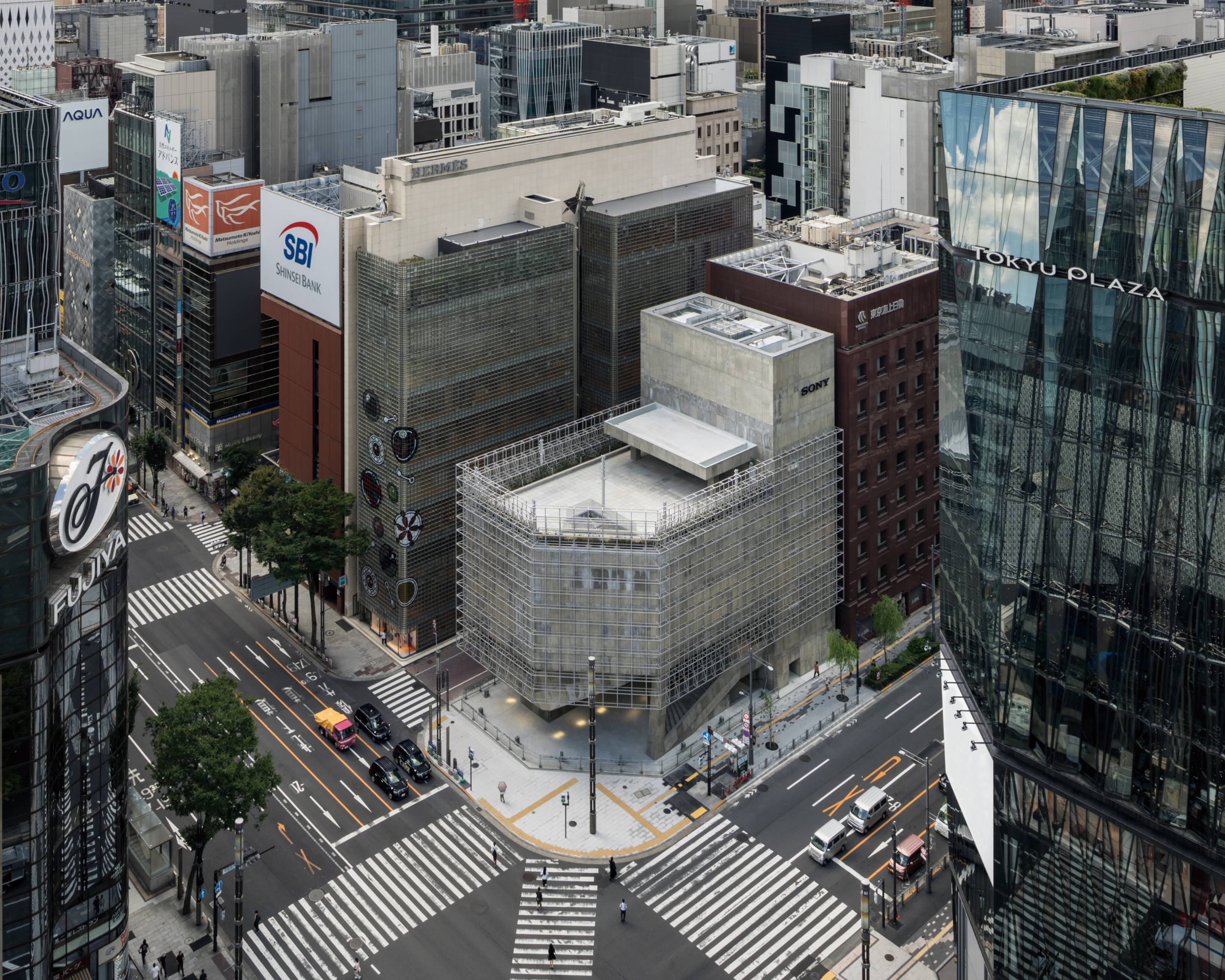 Bird’s eye view. Bird’s eye view of Ginza Sony Park and its surrounding buildings at Sukiyabashi Crossing.